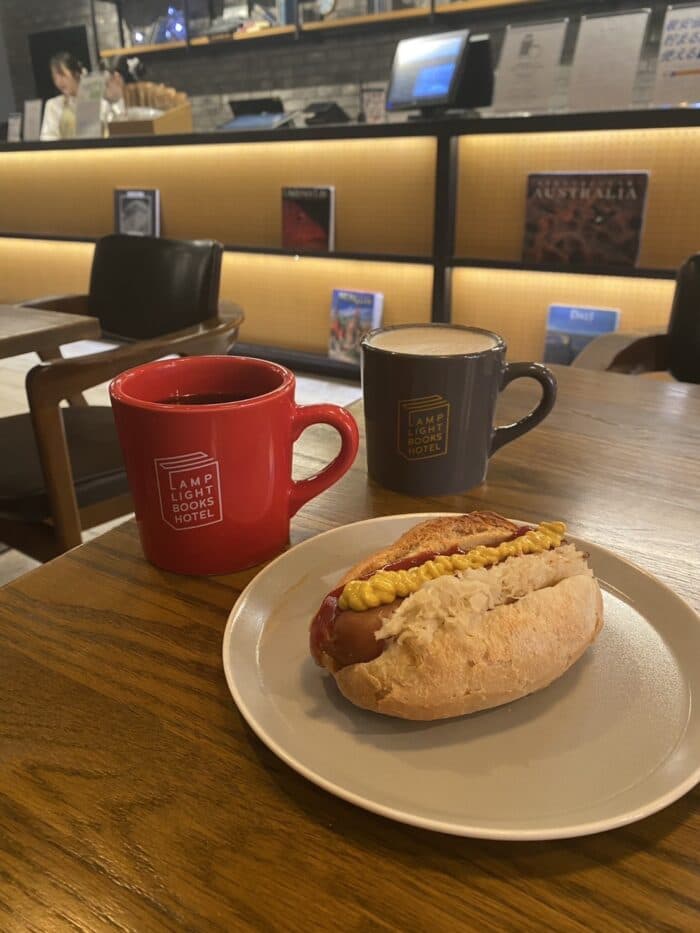 LAMP LIGHT BOOKS CAFE fukuokaの写真 6