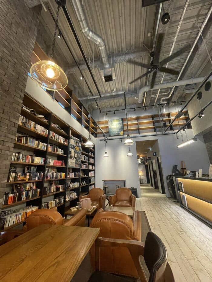 LAMP LIGHT BOOKS CAFE fukuokaの写真 5