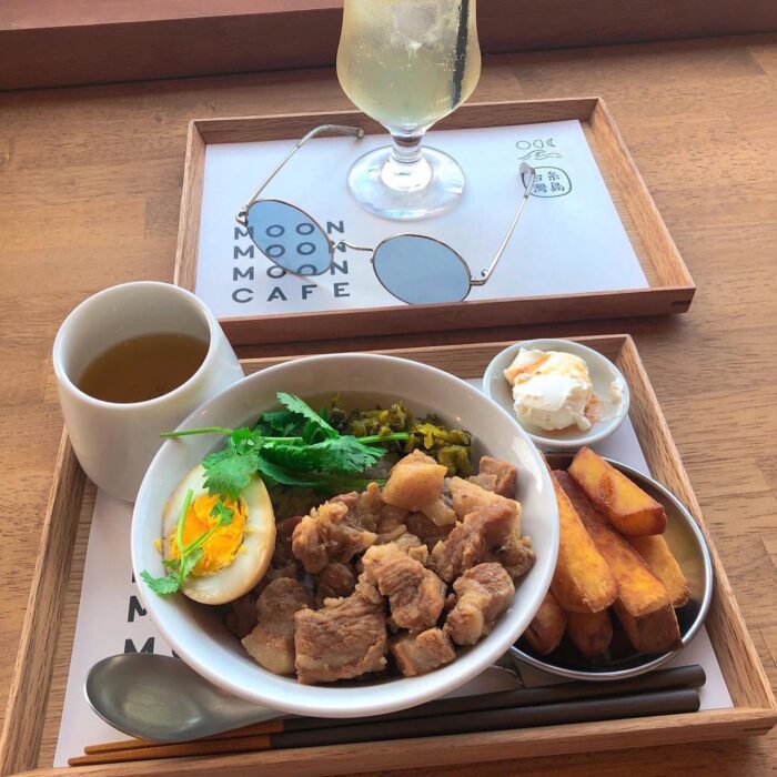 MOON MOON MOON CAFE ムーンムーンムーンカフェ