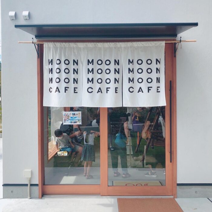 MOON MOON MOON CAFE ムーンムーンムーンカフェ
