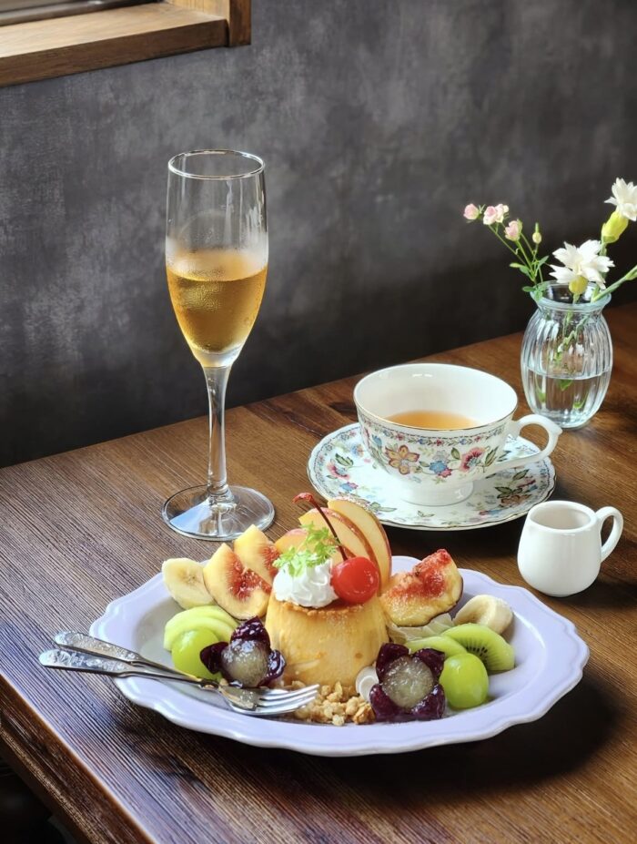 TEA ROOM flower bird