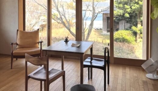 福津市にあるカフェ「Creachair cafe」の店内