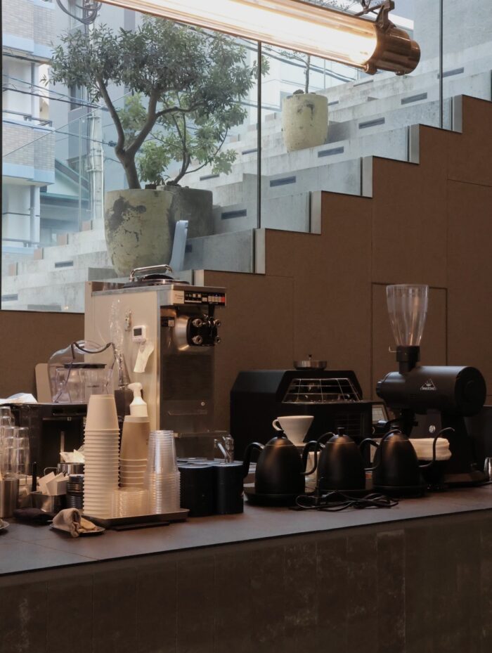 福岡市西区姪浜にあるカフェ「stong coffee lab 」の店内